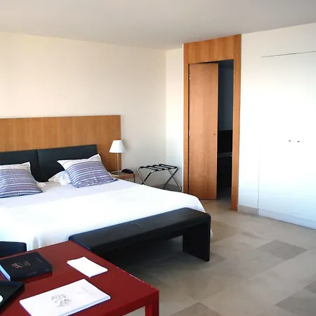 Le Temps De Vivre Hotel 4*